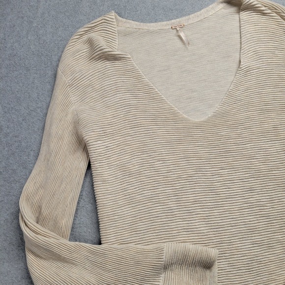 Free People Women's Deep V Neck Beige Bell Sleeve Sweater Size Medium Boho - Picture 2 of 9